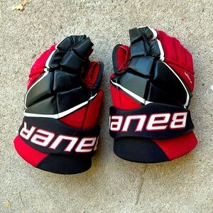 Bauer vapor hockey gloves